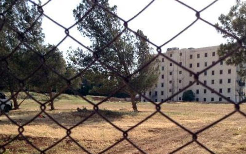 لاجئون خلف اسوار السايبر سيتي- صوت