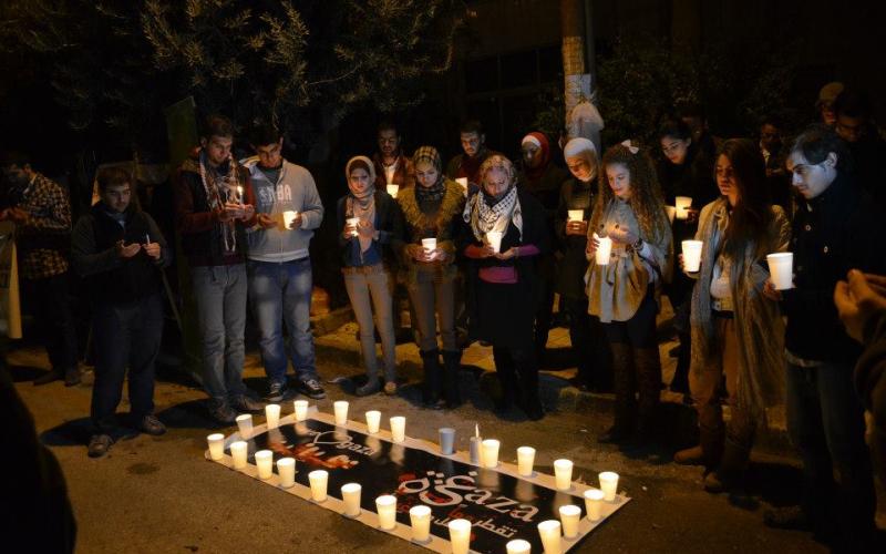 إشعال الشموع "نحن نحب غزة " 