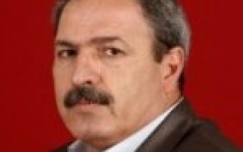 لنقف ونفكر قليلا