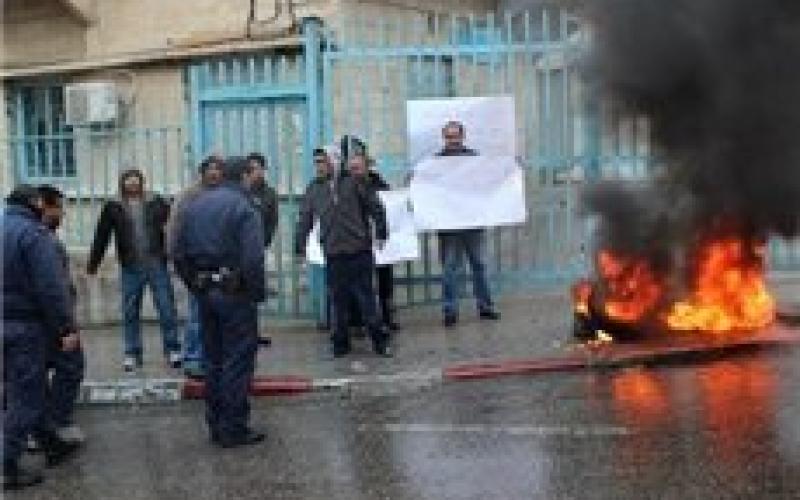احتجاجات وإغلاق لمكاتب الاونروا في الضفة