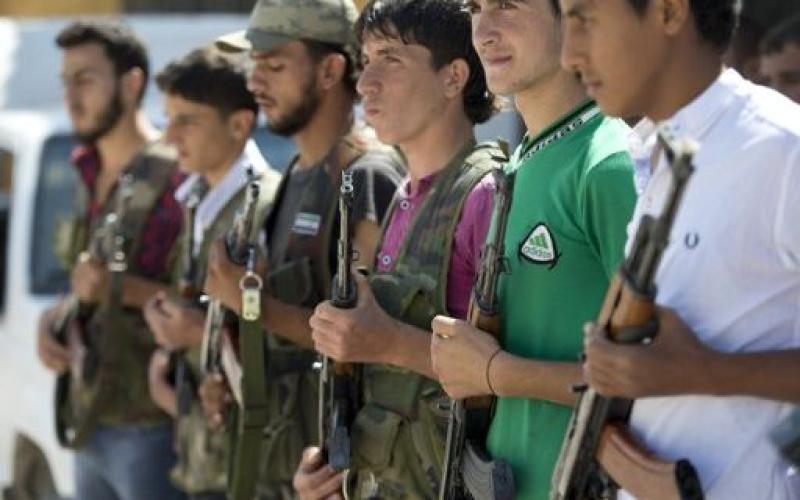 سوريون يعودون من الأردن للقتال ببلادهم 