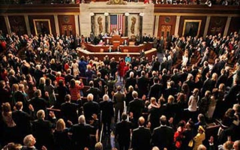 اميركا تتفادى "الهاوية المالية"