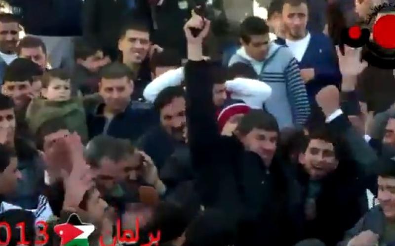 فيديو السعود يطلق العيارات النارية ابتهاجا بفوزه بالانتخابات