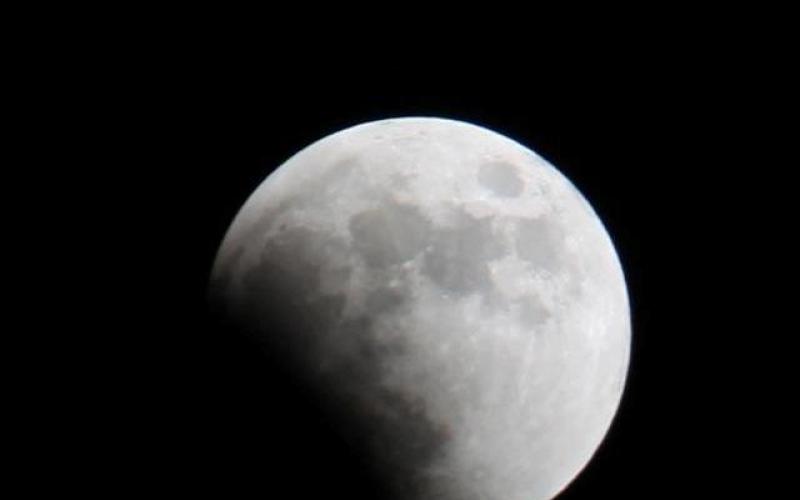 قمر- عدسة حمزة مزرعاوي- فيسبوك 