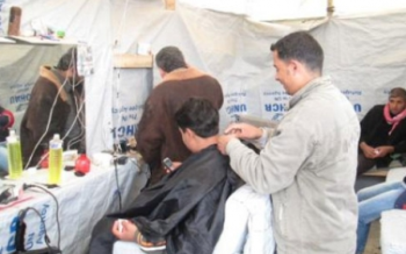 من خيمة لجوء إلى صالون حلاقة ! - صوت