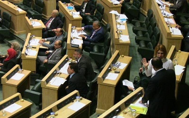 النسور: ألف من الامن بالزي المدني بين لاجئي الزعتري وقطر قدمت مساعدات عينية