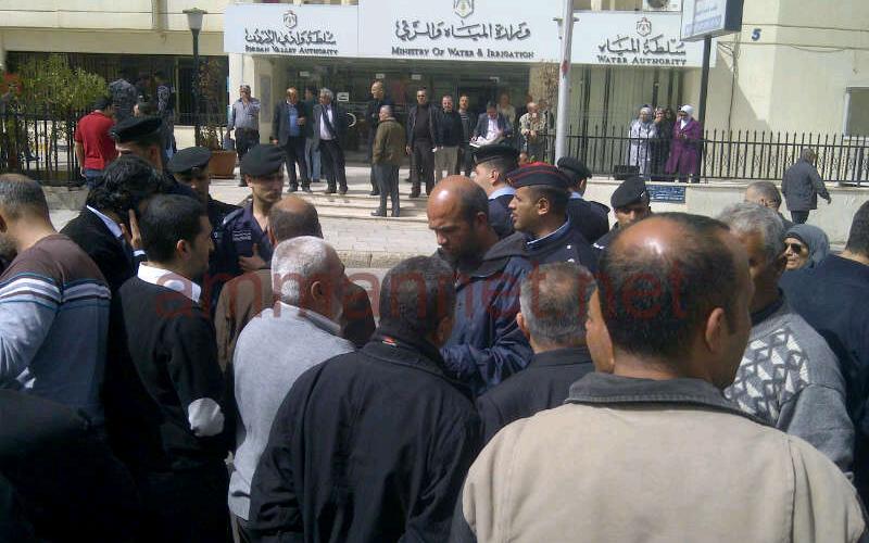 المياه مقطوعة عن غالبية المملكة احتجاجاً 