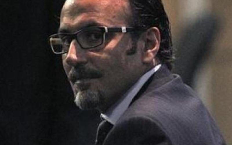 زوج الاميرة عاليا يقاضي النائب الحروب 