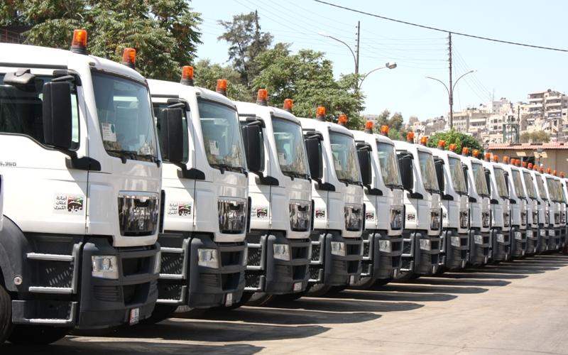 56 آلية تساهم في جمع نفايات العاصمة