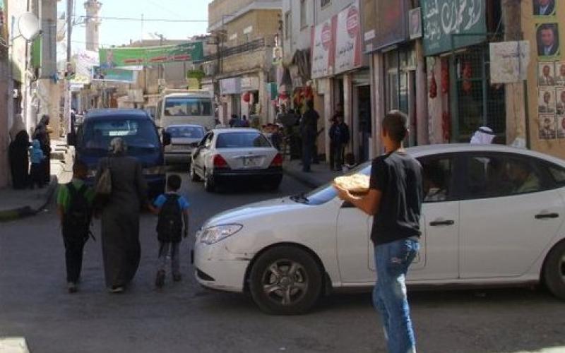 مخيم مادبا: احتجاج على تأجير مبنى لجنة التحسين للصحة "بدينار" سنوياً