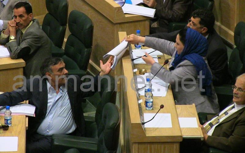 النواب يقرون " من أين لك هذا" - فيديو