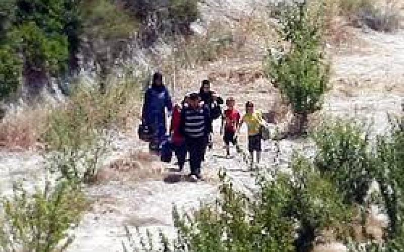 الحرارة ونقص المياه تحفز عودة اللاجئين السوريين