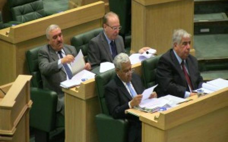 الموازنة: نواب يطالبون النسور بالاستقالة وآخرون يلوحون بحجب الثقة- فيديو