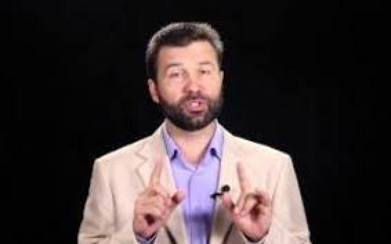 تصاعد خطاب الكراهية..وقورشة يدافع