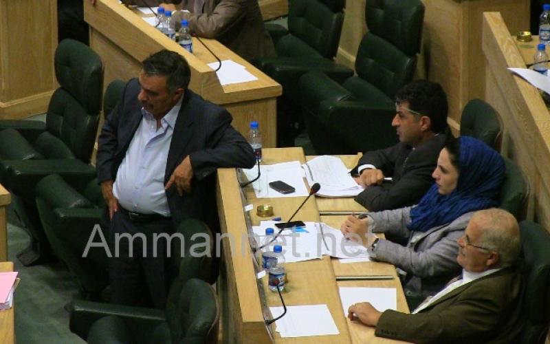 نواب يطالبون بعدم "سلق قانون الضمان" -فيديو