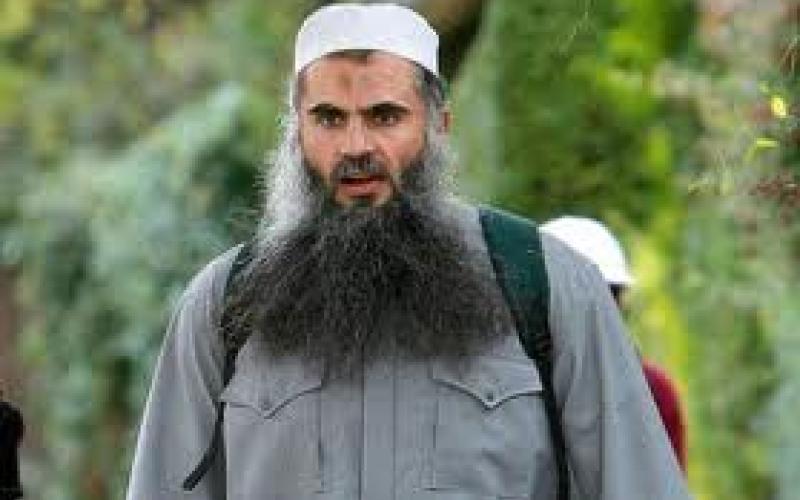 عائلة أبو قتادة تزوره بالسجن