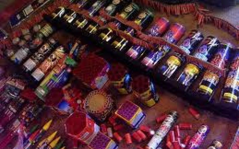 منع دخول الألعاب النارية بكافة أشكالها