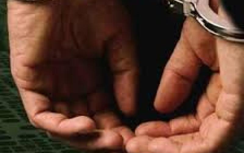 سرقة مبلغ 10 آلاف دينار