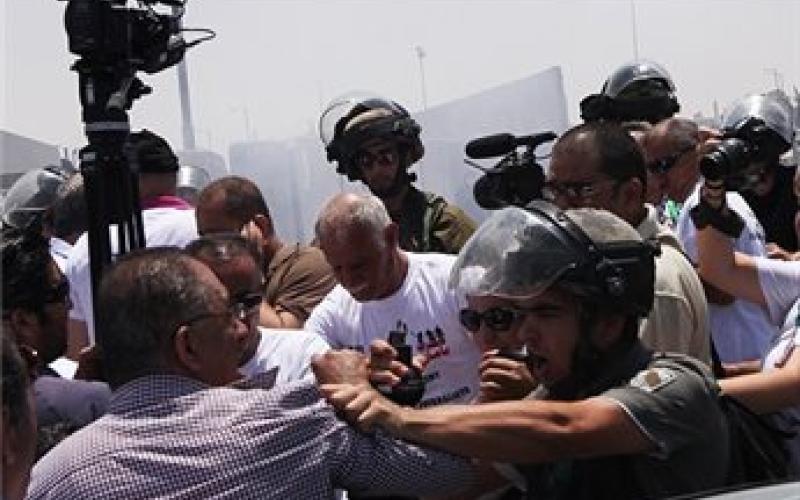 إصابة صحفيين بعد منعهم من دخول القدس