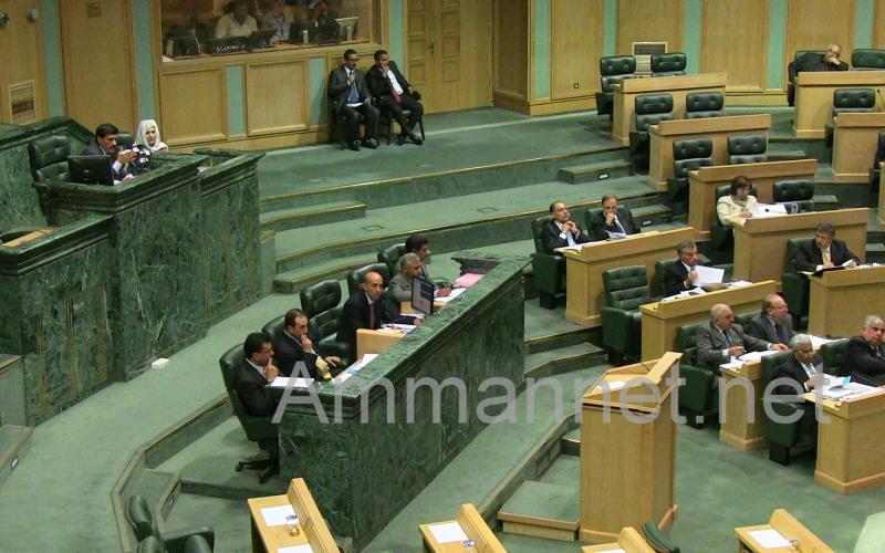 ملاسنة بين السعود والسرور