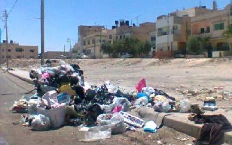 أهالي جبل طارق يتولون تنظيفه بعد اختفاء البلدية