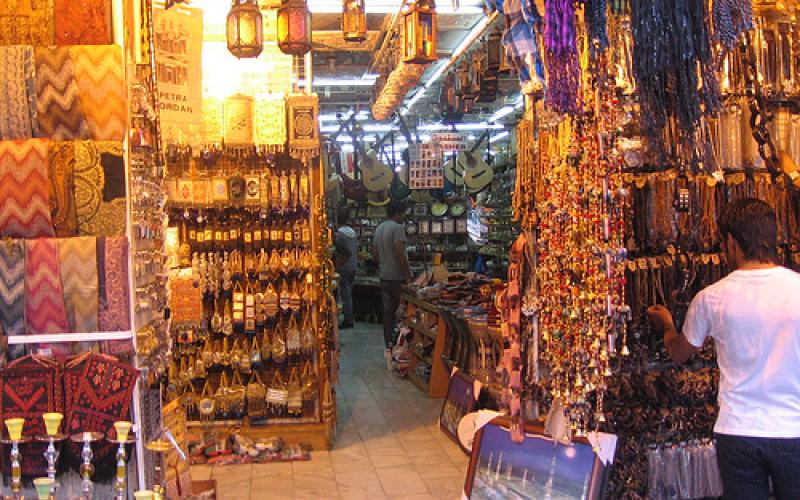 الحرف والاشغال اليدوية في الزرقاء، فن وباب رزق- فيديو