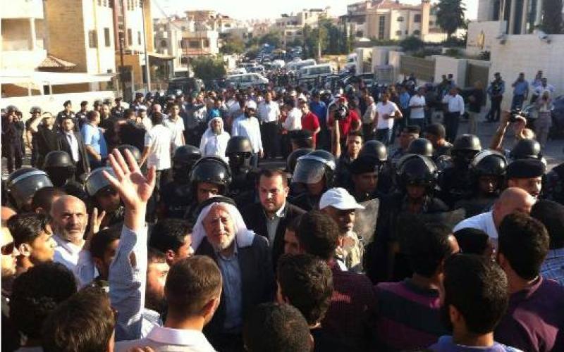 اعتصام أمام السفارة المصرية تنديدا بفض الاعتصامات المؤيدة لمرسي