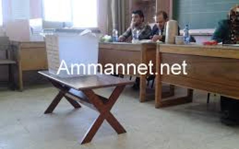 أهالي المزار الجنوبي يعتصمون أمام الوزراء احتجاجاً على نتائج البلديات