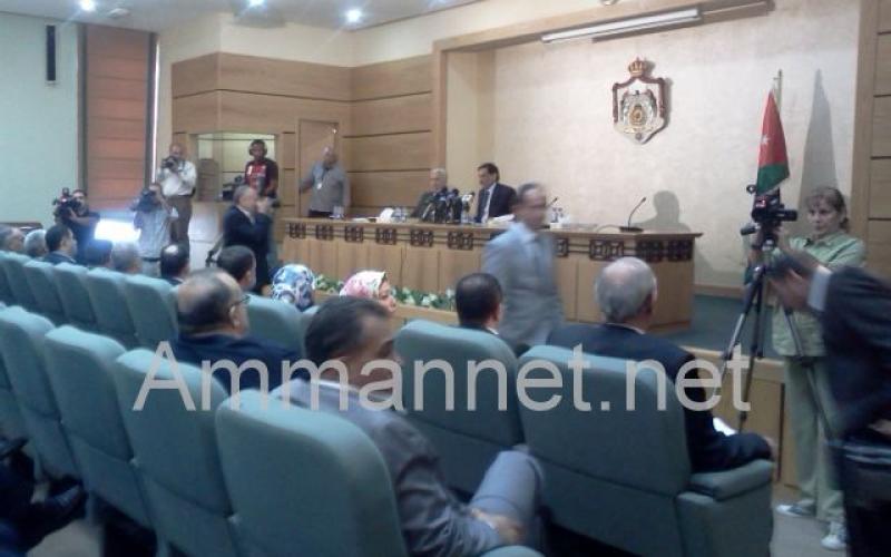 تناغم نيابي حكومي: لا نستطيع منع ضرب سوريا ولن نشارك فيها (صور)