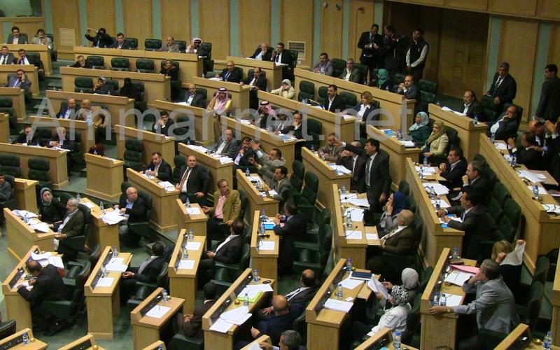 النواب يقرون 4 فصول من النظام الداخلي
