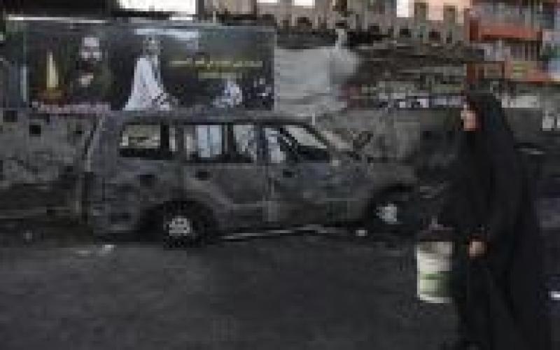 مقتل 65 شخصا على الأقل في ثلاثة تفجيرات في حي شيعي في بغداد