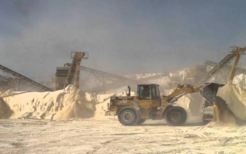 الحلابات: بيوت تتصدع وصدور يغزوها الرعب والغبار