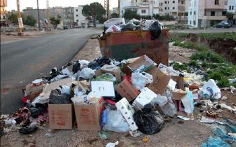 حي جناعة لا يزال غارقا بالنفايات