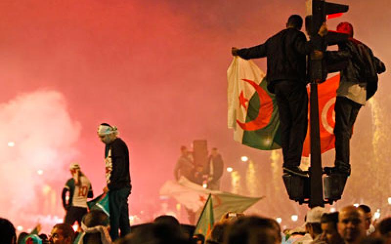 هل يترك النشامى ثعالب الصحراء وحيدين بالمونديال !!