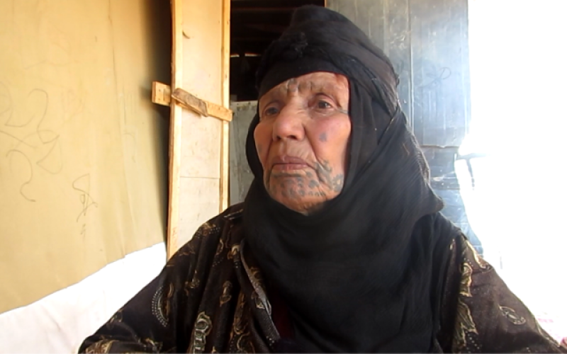 الحاجة أم عدنان لاجئة سورية في مخيم بين أزقة عمان- عدسة آلاء غزال