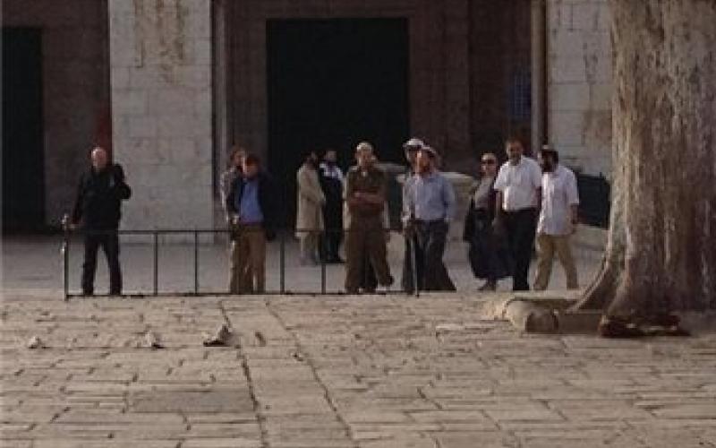 مستوطنون يقتحمون الأقصى.. وإبعاد "طلاب العلم"