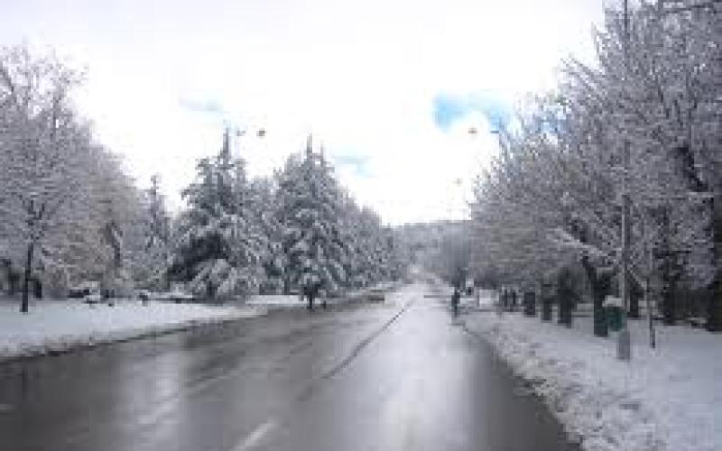 اختناقات مرورية في عمان وثلوج متوقعة الخميس