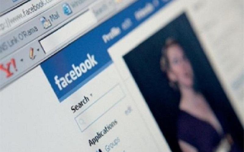 البحث عن شاب هتك عرض فتاة عبر "فيسبوك"