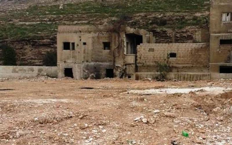 مبان آيلة للسقوط تهدد حياة اهالي المحطة - صوت