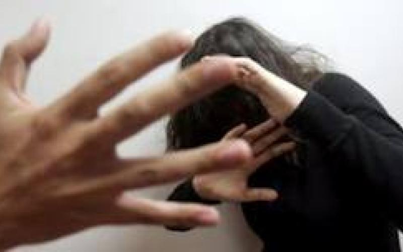 تحقيق لراديو البلد يكشف عن 12 ألف حالة عنف أسري مهملة وغير متابعة منذ 1998