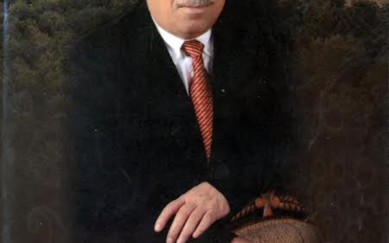 خطاب يوقع " الشمس خلف الغيوم" سيرة حياة