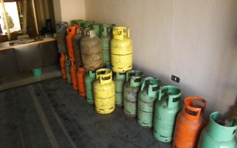 بدء نقل اسطوانات الغاز الهندية الى ميناء العقبة