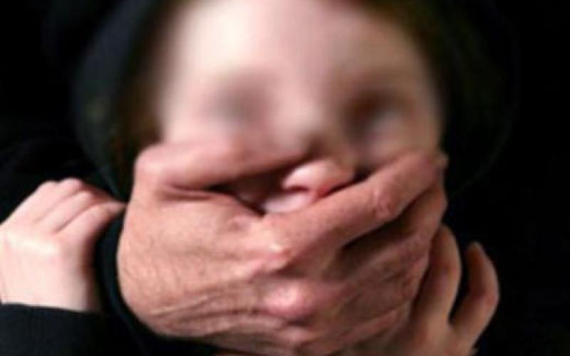 إغتصاب قاصر على يد شقيق زوج والدتها 