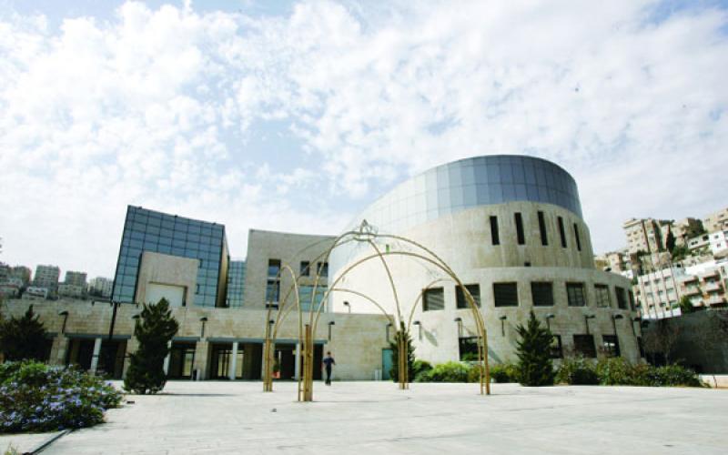 لجنة مشتركة لدراسة حالة الطرق والتحسينات اللازمة في عمان