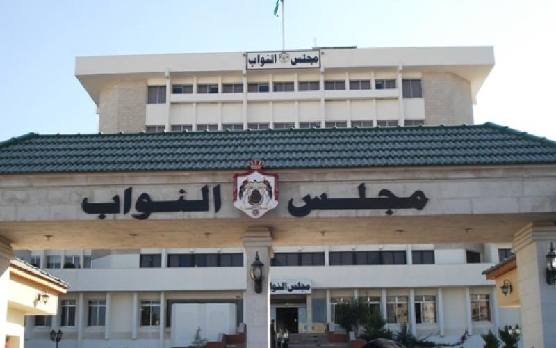 نواب يطالبون بعدم "التورط" بالأزمة السورية