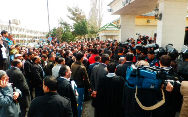 الطراونة يعد بإعادة النظر بمعاهدة وادي عربة 