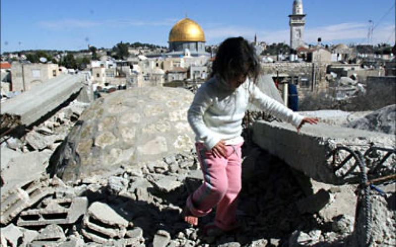 الاحتلال يهدم بناية سكنية بالقدس
