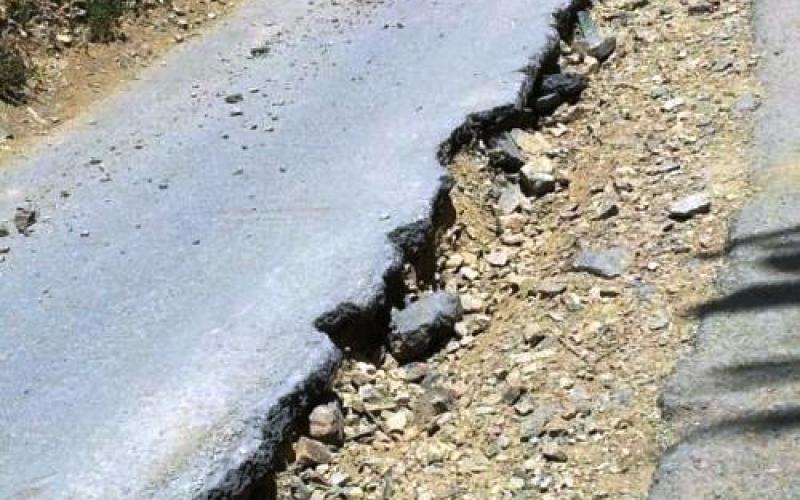 حفريات سلطة المياه تدمر طريق بيرين