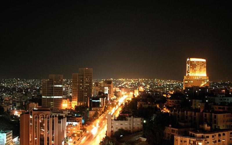 أجهزة توقيت فلكية لاعمدة إنارة عمّان