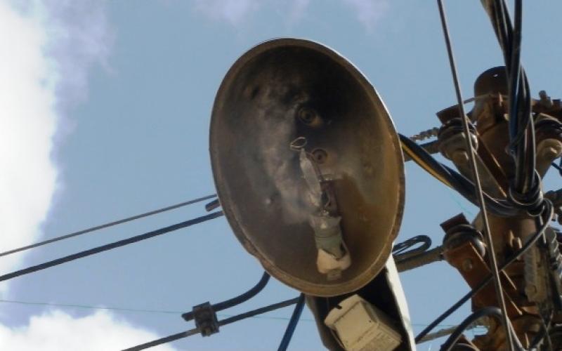 ازقة وممرات جناعة تغرق في الظلام 